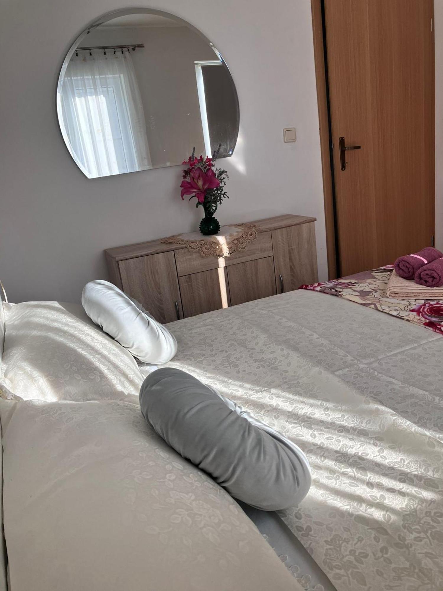 App Matea Apartment Драмал Екстериор снимка
